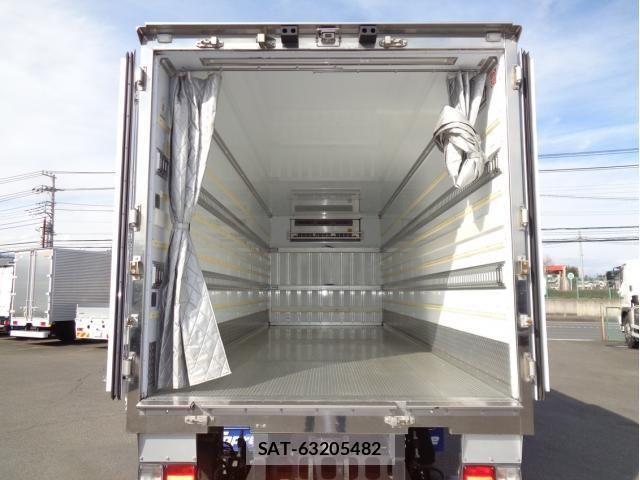 Isuzu FORWARD 2022-02 858266-4