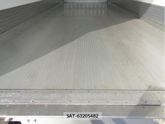 Isuzu FORWARD 2022-02 858266-8
