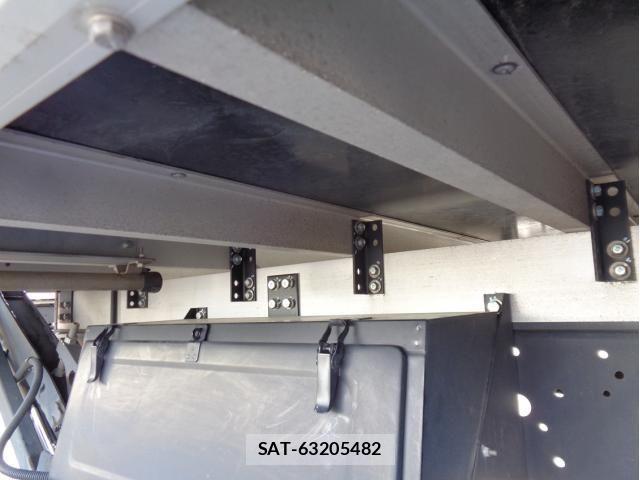 Isuzu FORWARD 2022-02 858266-18