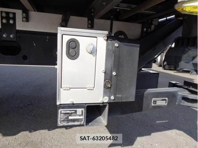 Isuzu FORWARD 2022-02 858266-19