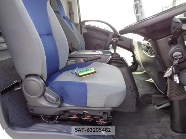 Isuzu FORWARD 2022-02 858266-26