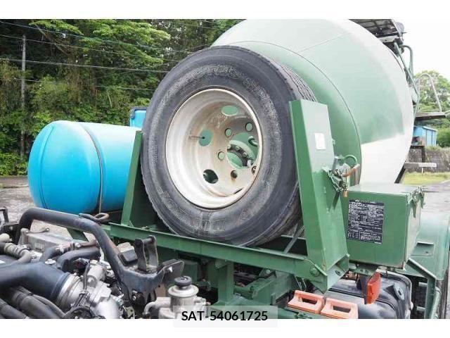 Isuzu FORWARD 2012-04 1002523-27
