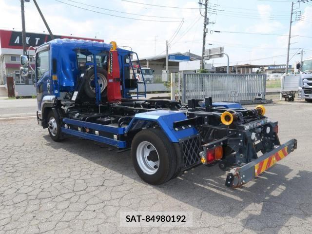 Isuzu FORWARD 2020-11 605890-2