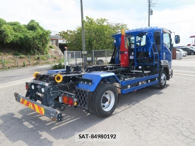 Isuzu FORWARD 2020-11 605890-3