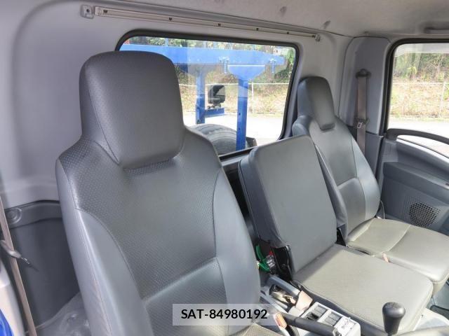 Isuzu FORWARD 2020-11 605890-25