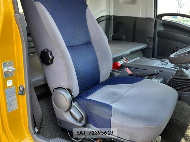 Isuzu FORWARD 2021-06 1082445-15