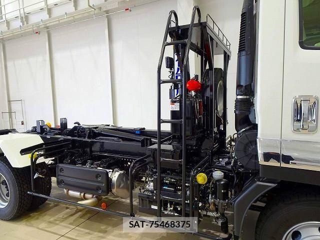 Isuzu FORWARD 2025-08 1743070-23
