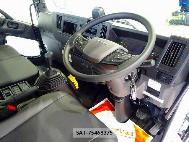 Isuzu FORWARD 2025-08 1743070-4