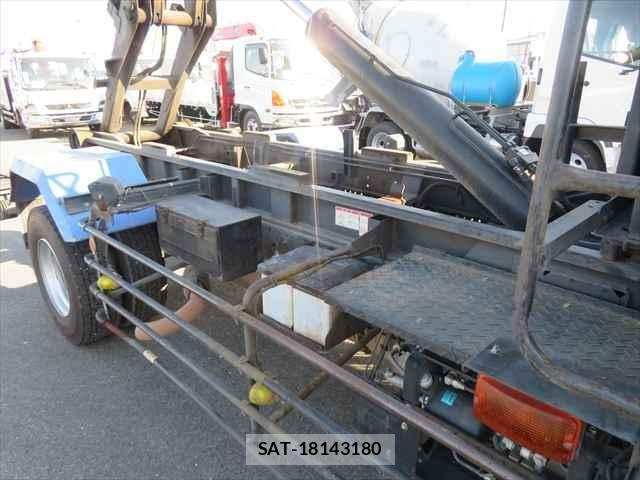Isuzu FORWARD 2014-03 2018173-27