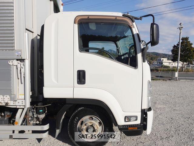 Isuzu FORWARD 2016-03 2099440-3