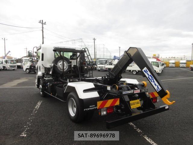 Isuzu FORWARD 2024-10 2316490-13