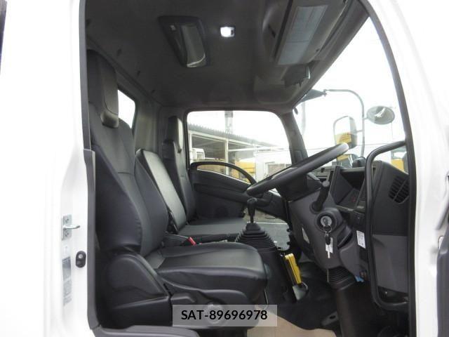 Isuzu FORWARD 2024-10 2316490-18