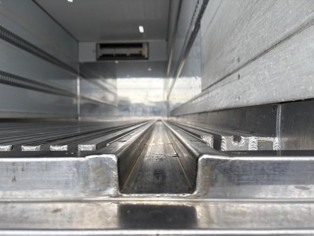 Isuzu FORWARD 2018-11 3356767-19