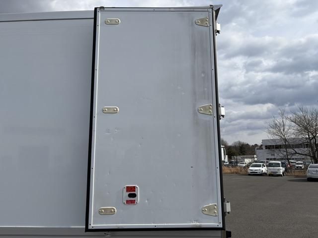 Isuzu FORWARD 2018-11 3356767-29