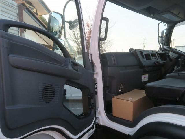 Isuzu FORWARD 2025-01 3758465-24