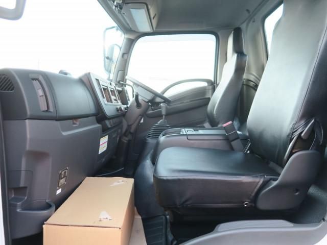 Isuzu FORWARD 2025-01 3758465-26