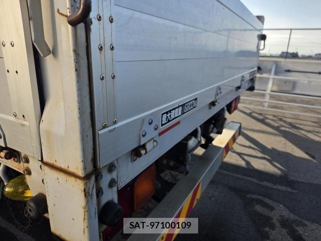 Isuzu FORWARD 2015-03 4042625-27