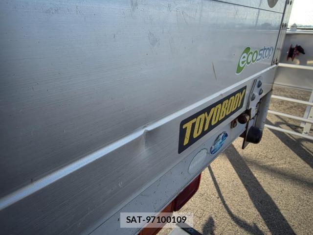 Isuzu FORWARD 2015-03 4042625-28