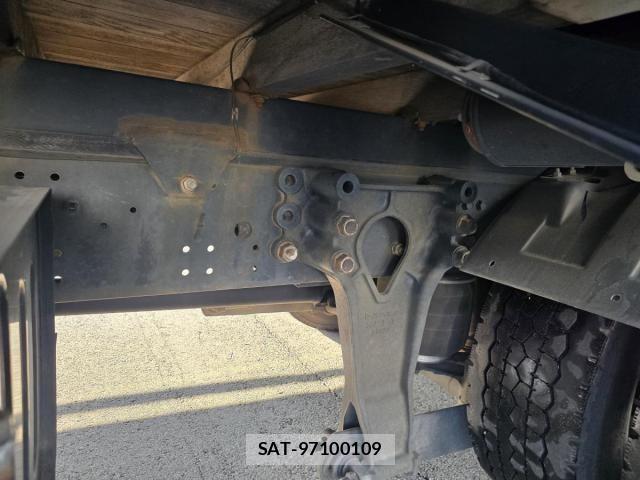 Isuzu FORWARD 2015-03 4042625-29
