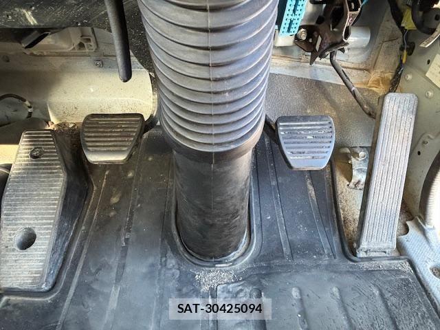 Isuzu FORWARD 2020-05 4109630-29