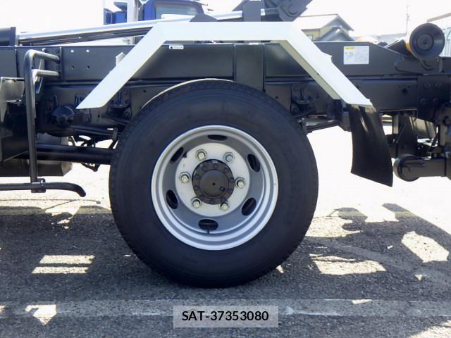 Isuzu FORWARD 2023-10 4240945-27