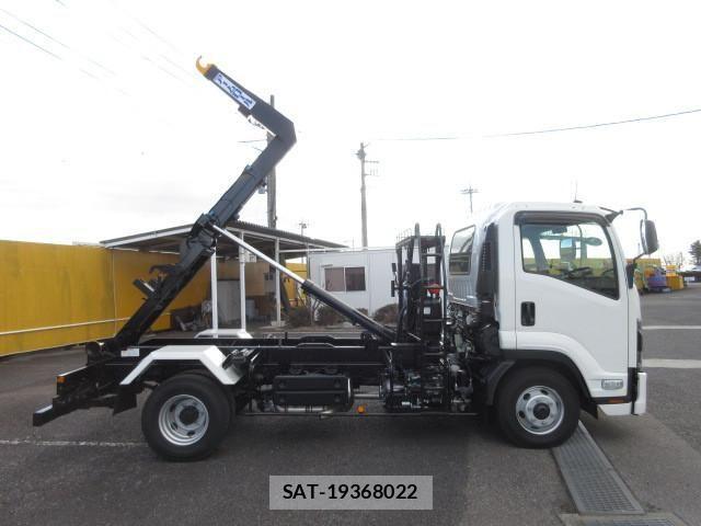 Isuzu FORWARD 2025-01 4638990-12