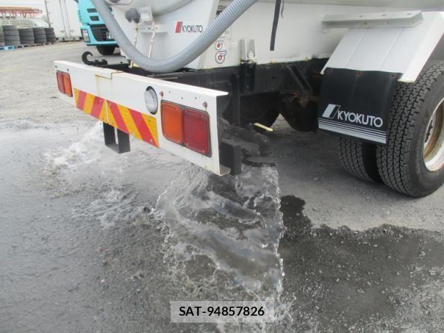 Isuzu FORWARD 2006-03 4942909-10