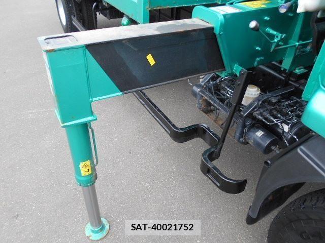 Isuzu FORWARD 2004-05 5868027-8