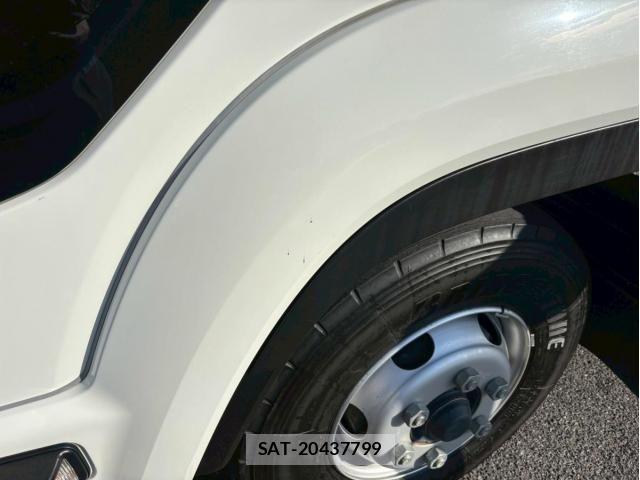 Isuzu FORWARD 2023-06 5867981-21