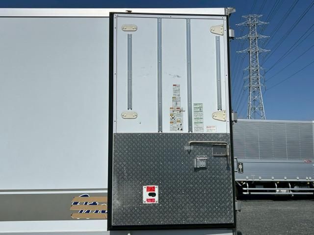 Isuzu FORWARD 2019-01 6050445-18