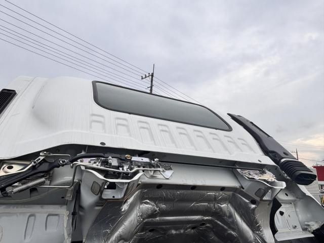 Isuzu FORWARD 2025-07 6050424-24