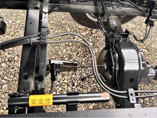 Isuzu FORWARD 2025-07 6050424-27