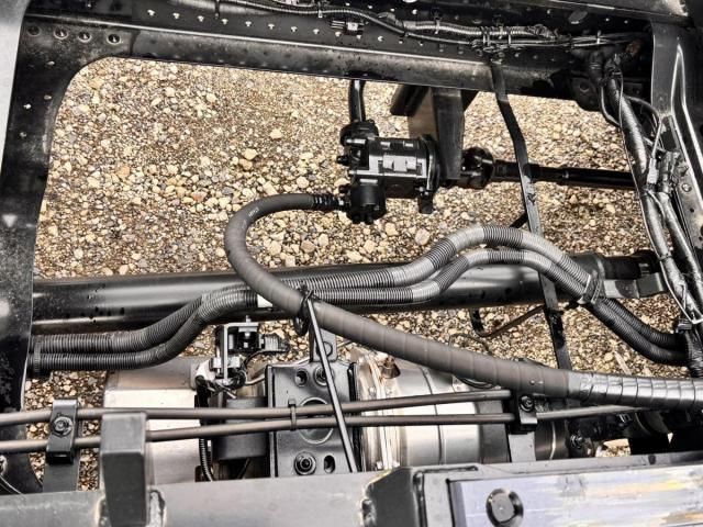 Isuzu FORWARD 2025-07 6050424-28