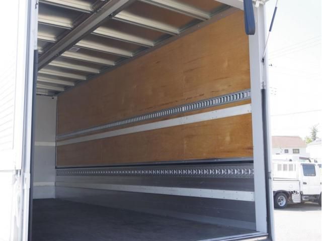 Isuzu FORWARD 2024-03 6050416-17