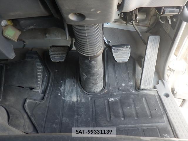 Isuzu FORWARD 2018-09 6214854-26