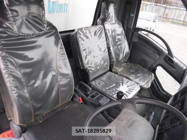 Isuzu FORWARD 2017-10 6214853-14
