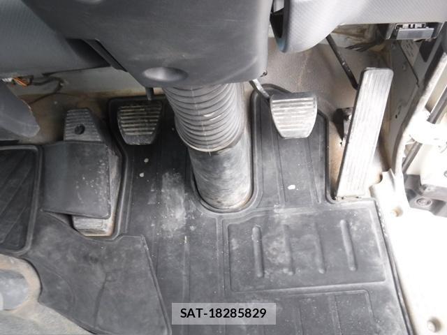 Isuzu FORWARD 2017-10 6214853-19