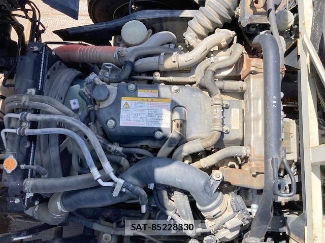 Isuzu FORWARD 2018-02 6214864-27