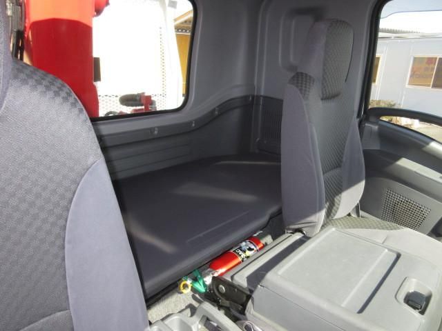 Isuzu FORWARD 2019-12 6270292-18