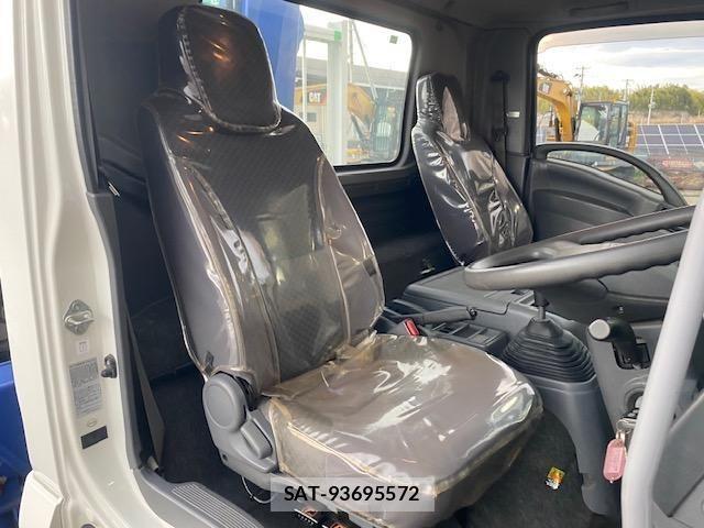 Isuzu FORWARD 2017-12 6304180-28