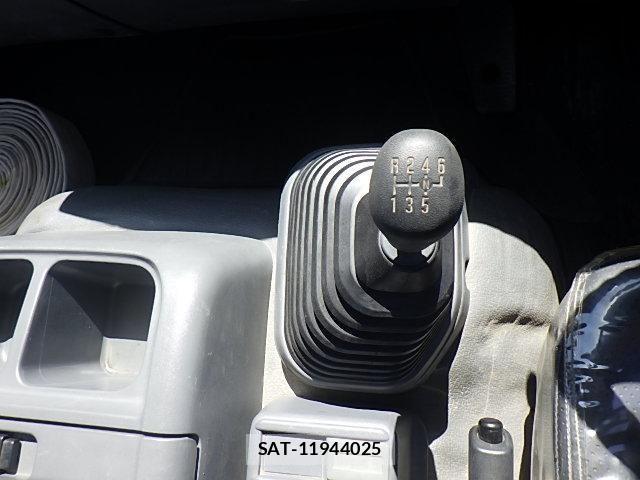 Isuzu FORWARD 2018-01 6497926-26