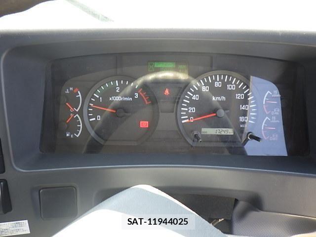 Isuzu FORWARD 2018-01 6497926-27
