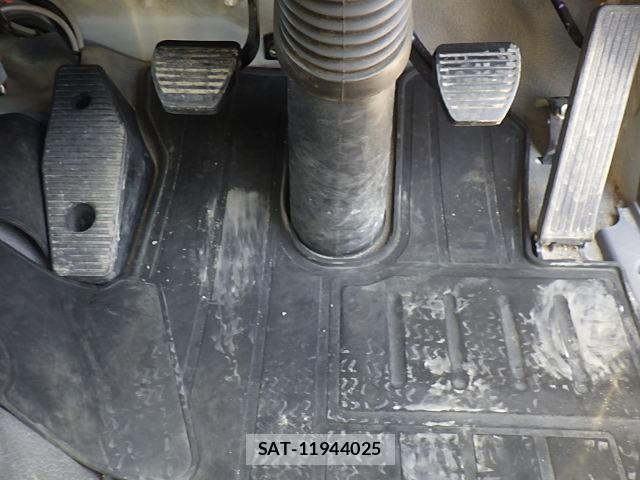 Isuzu FORWARD 2018-01 6497926-29