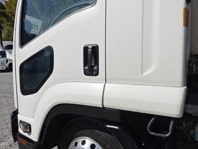 Isuzu FORWARD 2019-07 6530335-12