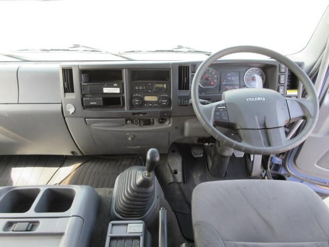 Isuzu FORWARD 2017-01 6530307-12