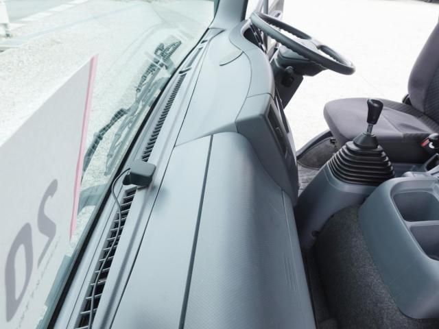 Isuzu FORWARD 2013-11 6530330-17