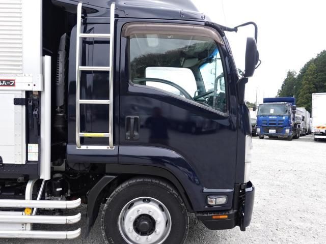 Isuzu FORWARD 2013-11 6530330-3
