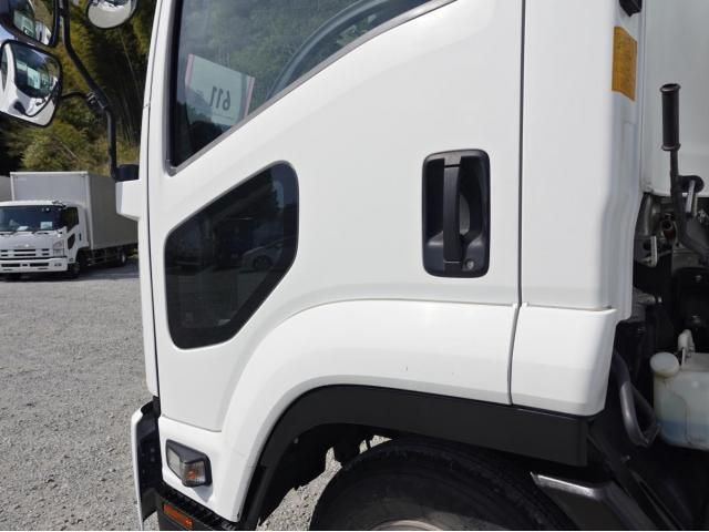 Isuzu FORWARD 2017-12 6530310-13