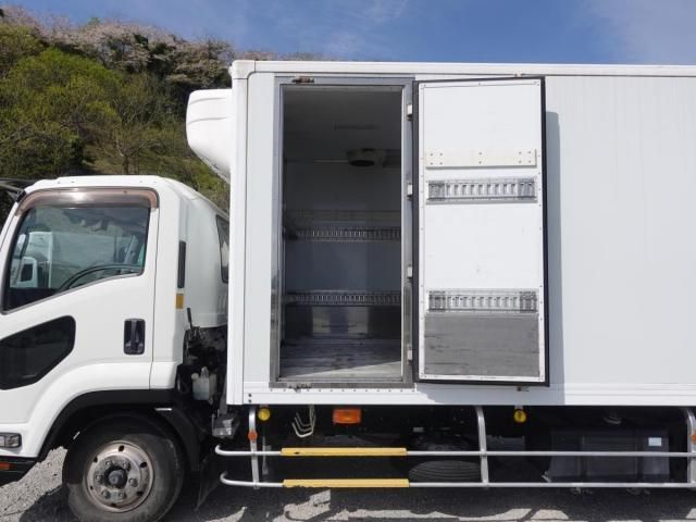 Isuzu FORWARD 2017-12 6530310-15