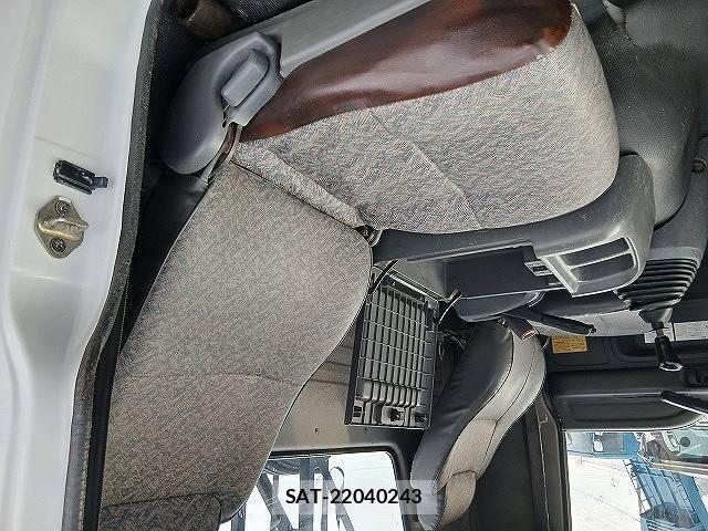 Isuzu FORWARD 2001-04 6526204-13